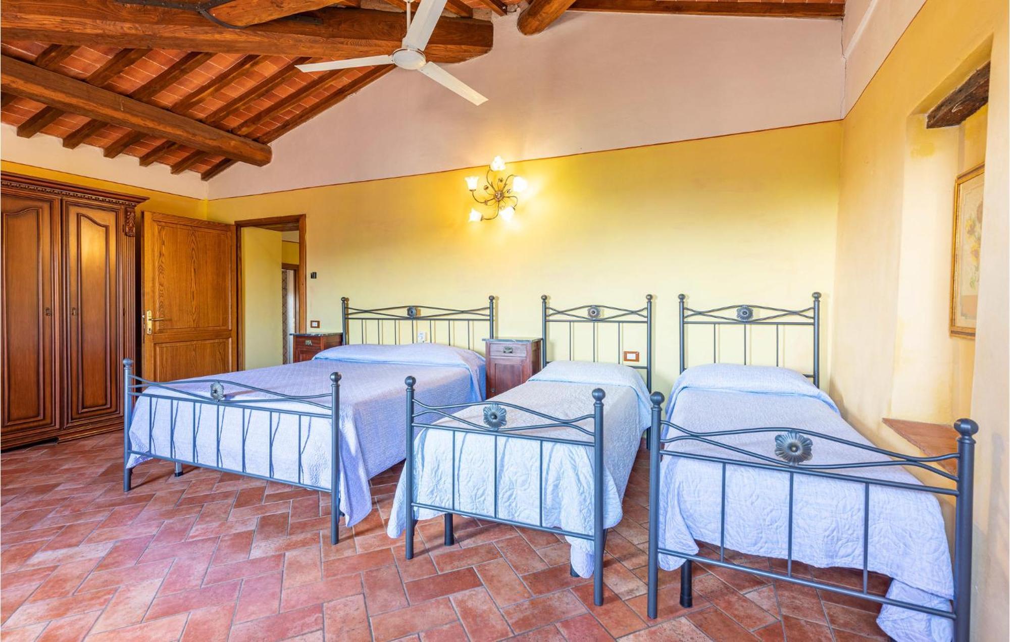 Awesome Home In Marliana With Kitchenette 外观 照片