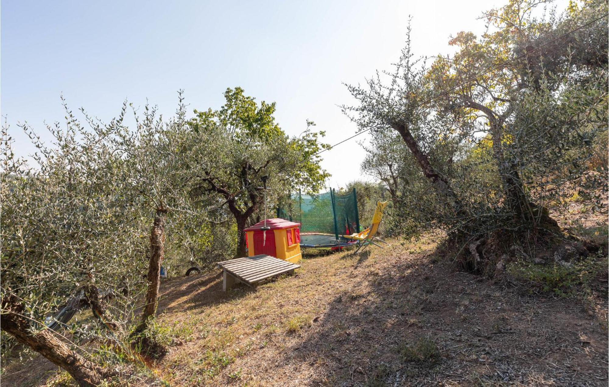 Awesome Home In Marliana With Kitchenette 外观 照片