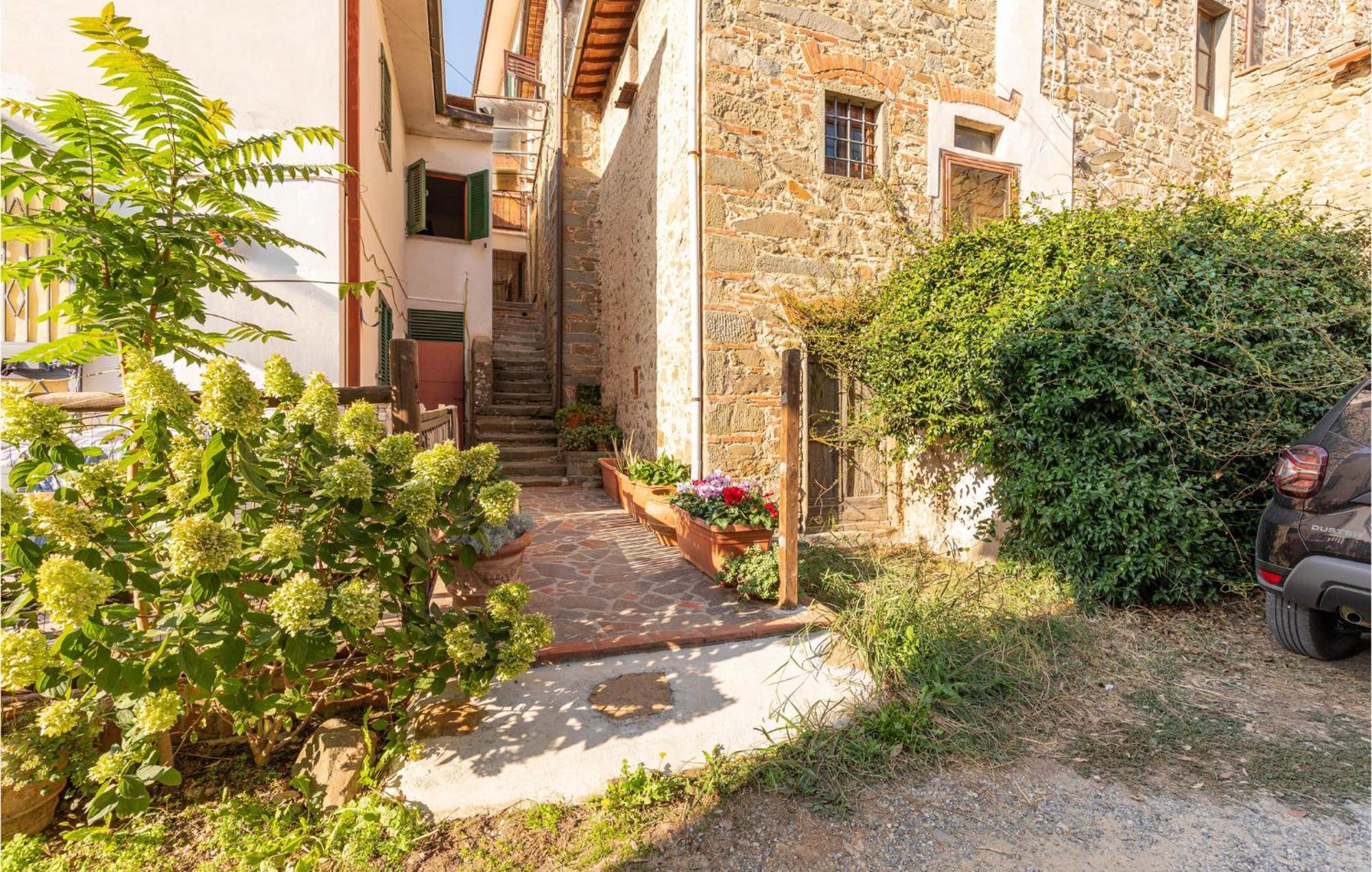 Awesome Home In Marliana With Kitchenette 外观 照片